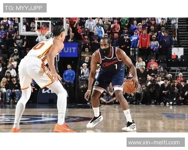 2015年尼克斯与奇才激战回顾球场上的精彩瞬间与战术分析